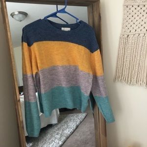 Block colored long sleeve top